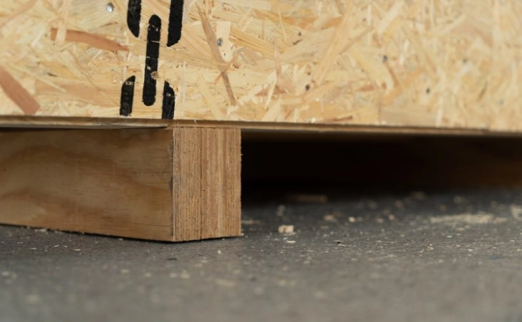 Nahaufnahme einer DEUFOL-Exportverpackung (ConPLY)