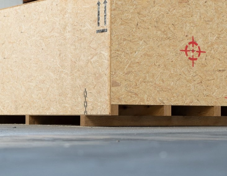 DEUFOL-Exportverpackung in Lagerhalle