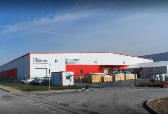DEUFOL-Standort mit Lagerhalle in der Slowakei