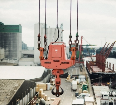 Nahaufnahme Kran im Hamburger Hafen